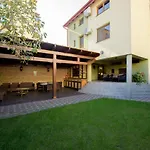 Bed & Breakfast Pensiunea Normandia 3*