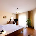 Pensiunea Normandia Bed & Breakfast