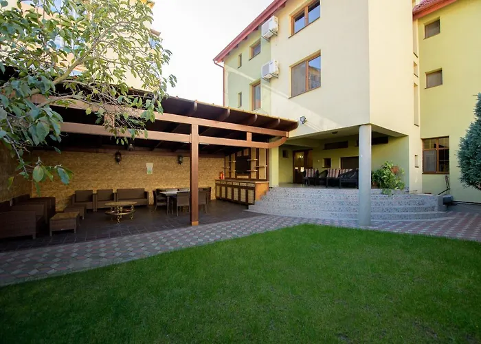 Bed & Breakfast Pensiunea Normandia 3*